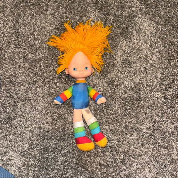 Hallmark Other - Rainbow 🌈 Brite Mini doll